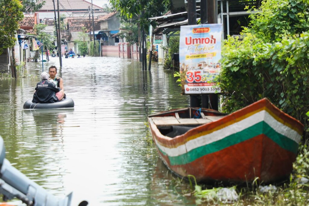 Penanganan jangka pendek, Pemprov Jateng usulkan tanggul karet dan pompanisasi untuk atasi banjir Pati.