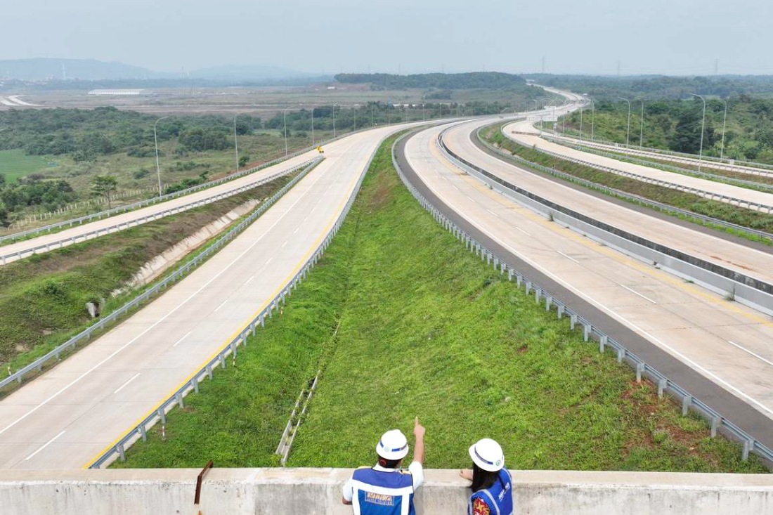 Tol Japek II Selatan disiapkan untuk urai kepadatan arus mudik lebaran 2026. Hal ini ditegaskan Kakorlantas Polri usai meninjau kesiapan Tol Japek II Selatan bersama Direktur Utama Jasa Marga Rivan A. Purwantono dan Direktur Utama Jasa Raharja Muhammad Awaluddin, Kamis (29/1/2026).