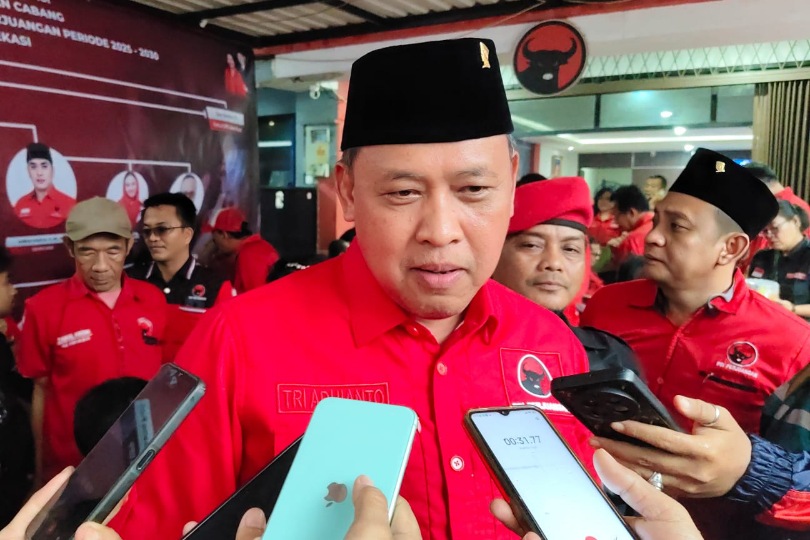 Wali Kota Bekasi yang juga Ketua DPC PDIP, Tri Adhianto bicara soal pesan Megawati Soekarnoputri untuk menjaga lingkungan hingga turun ke bawah dampingi warga yang terdampak banjir, Jumat (23/1/2026).