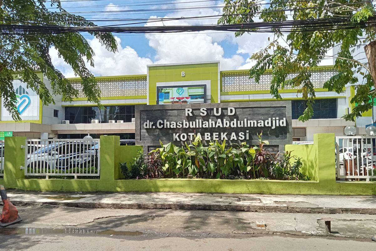 Utang RSUD Bekasi simpang siur, pemuda pertanyakan perbedaan pernyataan Wali Kota dan Dirut Rumah Sakit.