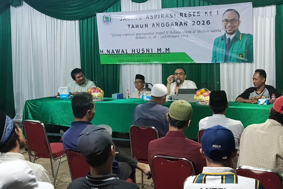 Anggota DPRD Kota Bekasi, Nawal Husni saat bersama warga menggelar Reses di Bekasi Utara, soroti hibah RW, ambulans, dan kebutuhan posyandu, Kamis (12/2/2026).