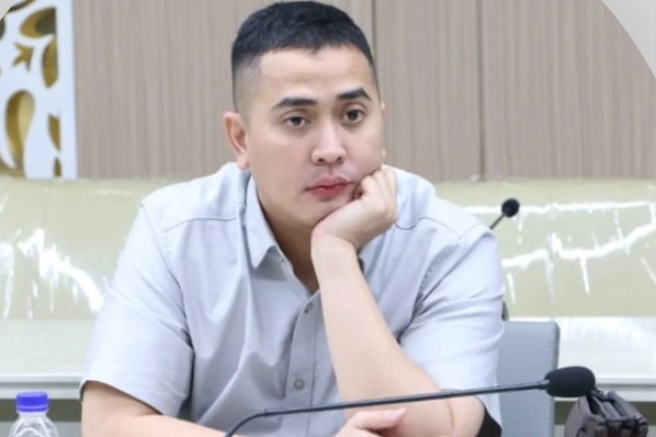Anggota DPRD Jabar, Ahmad Faisyal Hermawan angkat suara soal kebijakan bayar pajak kendaraan tanpa membawa BPKB.