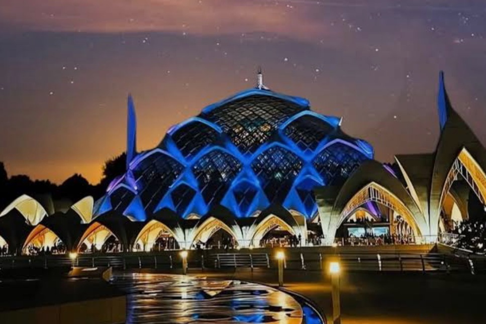 Libur lebaran, Al Jabbar jadi destinasi favorit wisatawan.