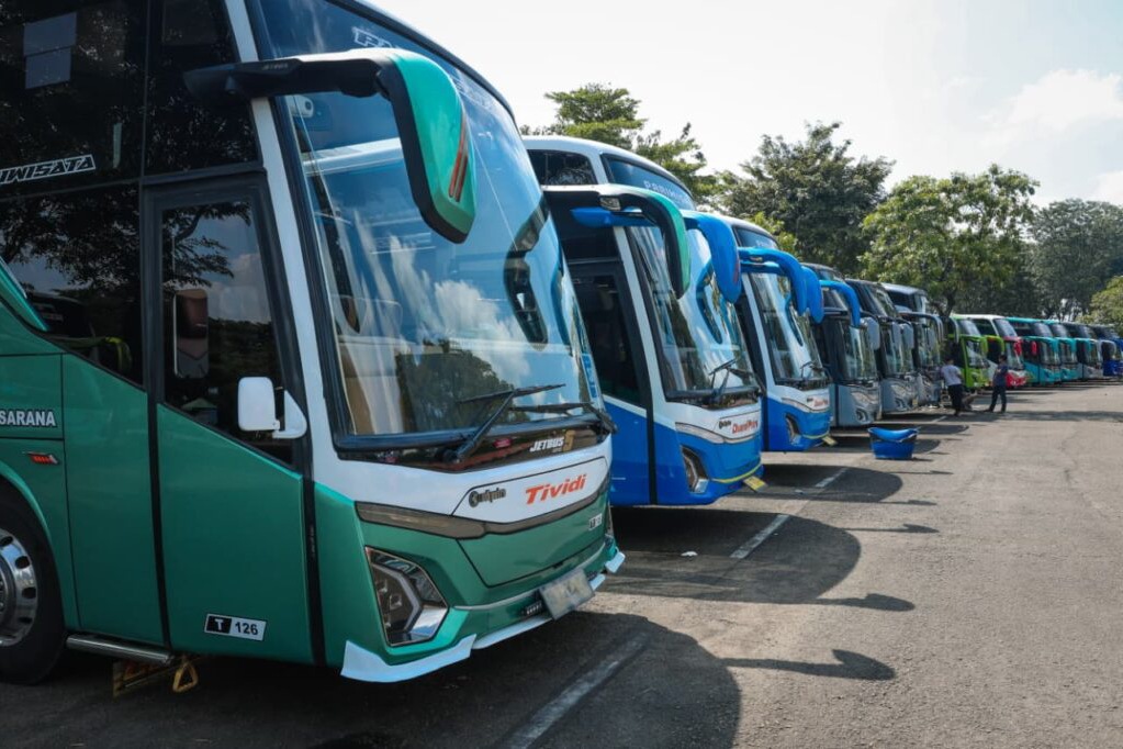 325 bus mulai berdatangan siap berangkatkan 16 ribu pemudik Jateng dari TMII, kuota ludes dalam hitungan menit.