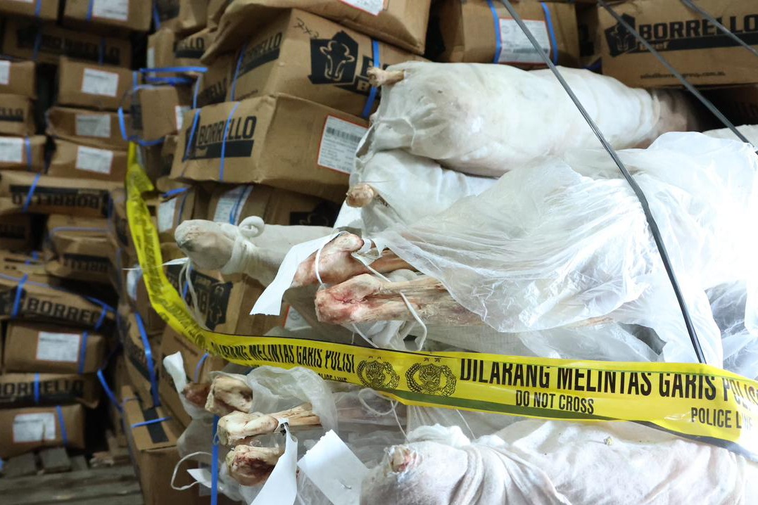Empat orang jadi tersangka, peredaran daging domba impor kedaluwarsa diungkap Bareskrim Polri di Tangerang.