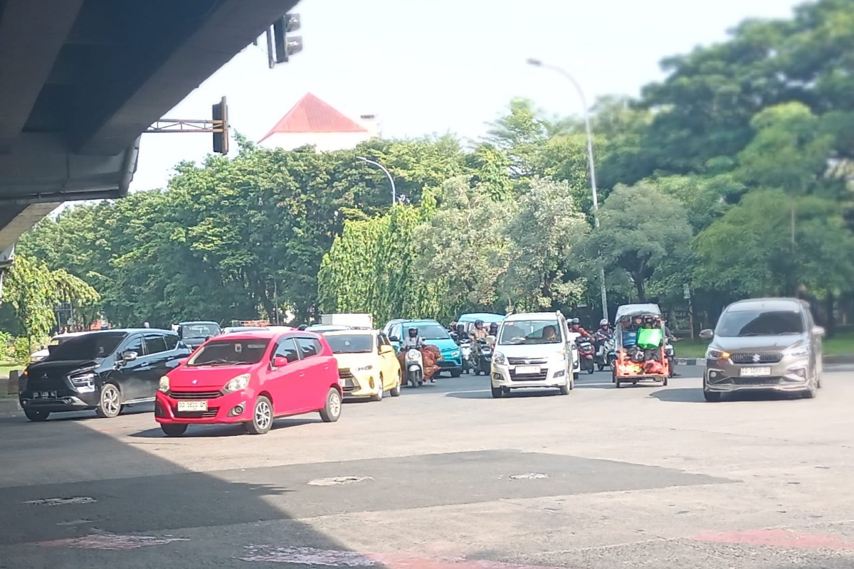 Lalu lintas di Makassar pascalebaran.