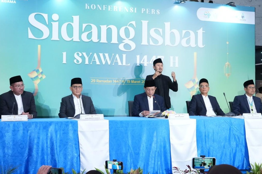 Pemerintah melalui Kementerian Agama (Kemenag) tetapkan lebaran Idulfitri 1447 H jatuh pada 21 Maret 2026. Hal tersebut disampaikan Menteri Agama Nasaruddin Umar usai sidang isbat, Kamis (19/3/2026).
