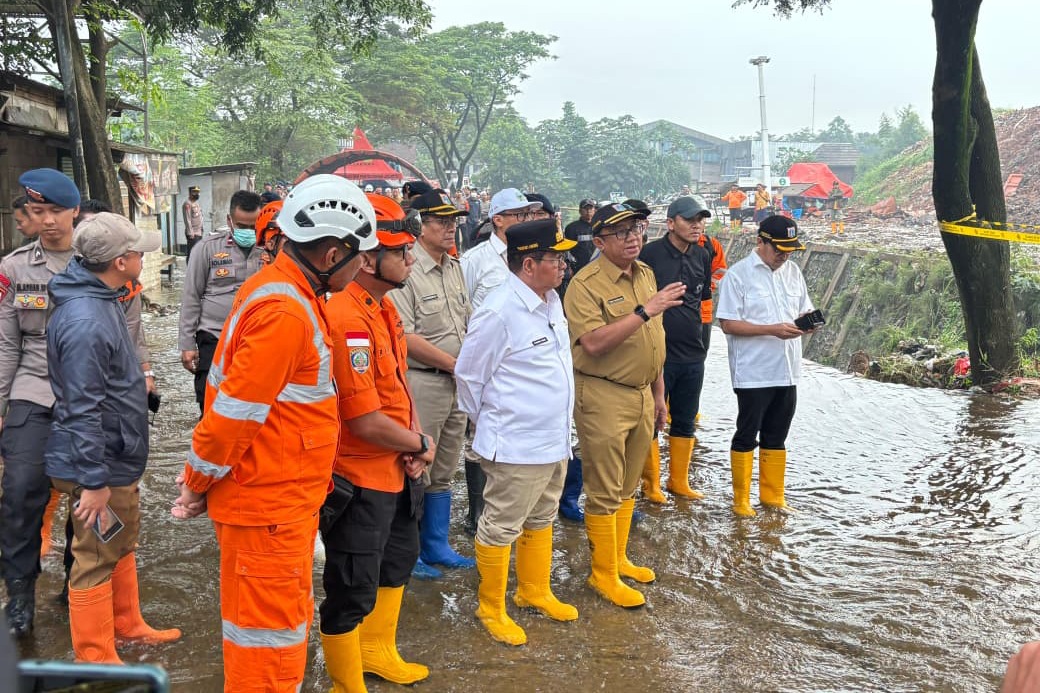 Pemprov DKI siapkan dua titik pembuangan sampah sementara pasca longsor TPST Bantargebang.