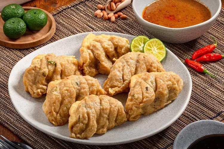 Libur Lebaran, wisatawan padati Bandung buru oleh-oleh.