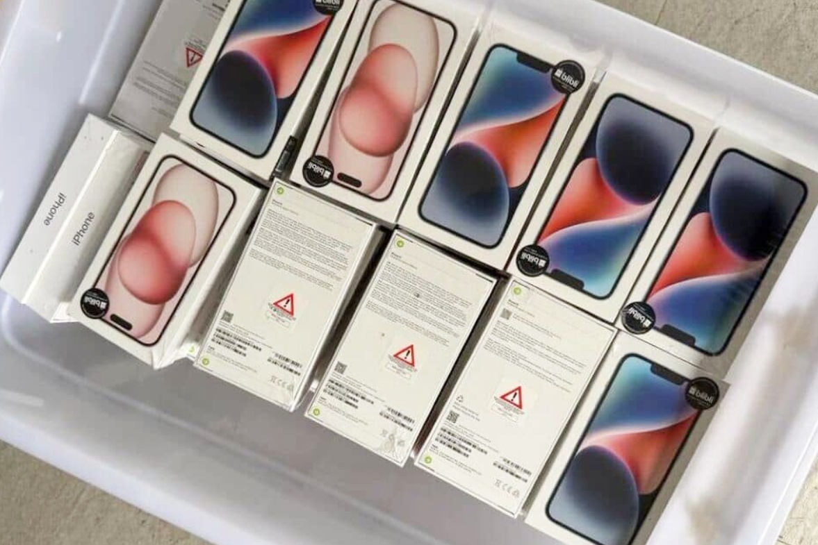 Bea Cukai Batam berhasil gagalkan penyelundupan 337 handphone ilegal dengan nilai mencapai miliaran rupiah di Pelabuhan Punggur.