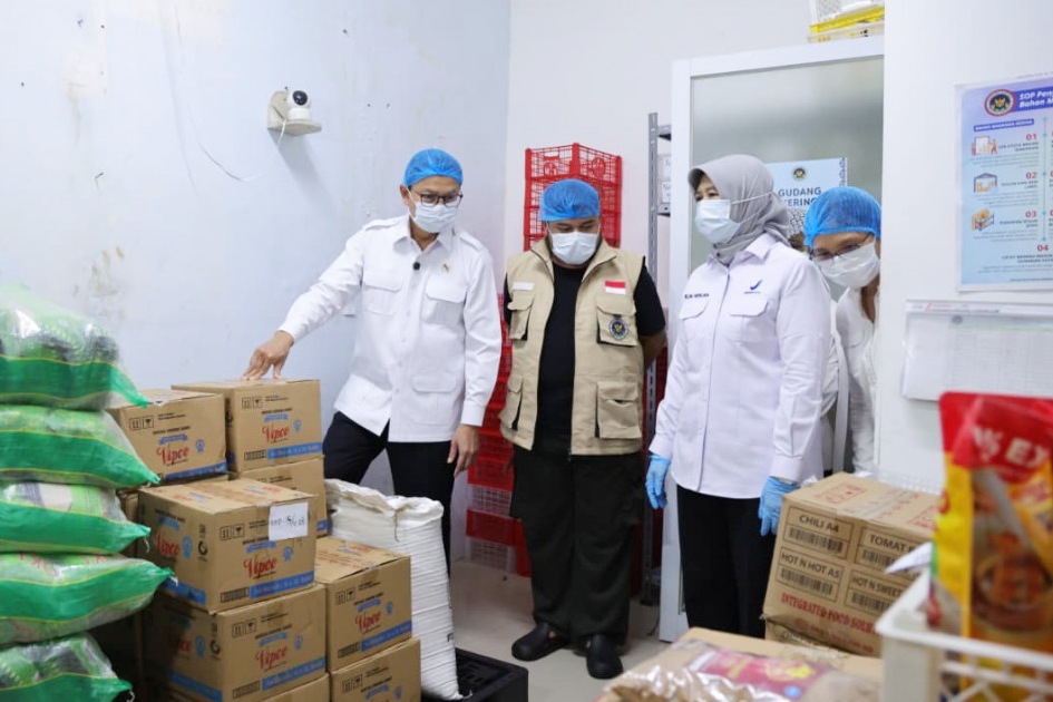 Kepala BPOM Taruna Ikrar saat sidak di lima SPPG atau dapur MBG di Jakarta, temukan sejumlah catatan soal keamanan pangan, Kamis (30/4/2026).