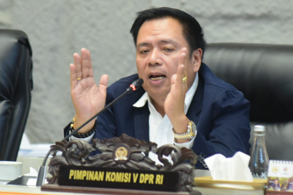 Ketua Komisi V DPR RI, Lasarus angkat suara soal kecelakaan kereta di Bekasi, soroti sejumlah hal.