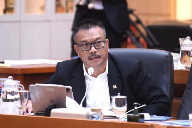 Dorong perlindungan 19 juta pekerja miskin, anggota Komisi IX DPR RI, Edy Wuryanto bilang Negara tak boleh abai jalankan amanat UU.