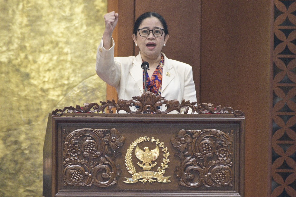 RUU PPRT sah jadi Undang-Undang, pekerja rumah tangga di paripurna DPR bersorak gembira.