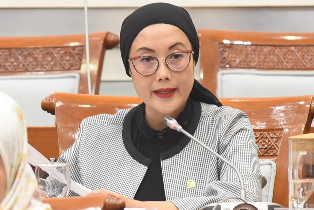 Kisruh koper haji disorot DPR, pemerintah didesak ambil alih pengadaan dari maskapai.