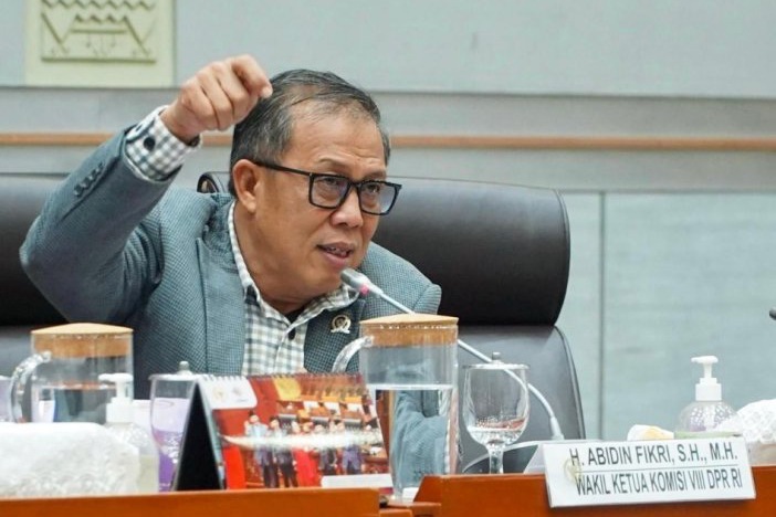 Wakil Ketua Komisi VIII DPR RI, Abidin Fikri angkat suara soal tiga WNI ditangkap di Makkah.
