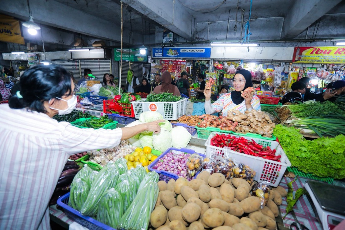 Harga plastik kemasan di Bandung naik empat kali lipat, Wali Kota angkat suara.