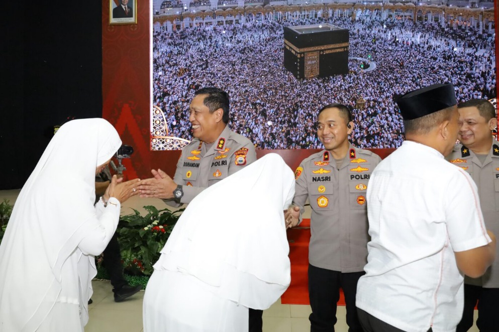 Kapolda Sulsel saat melepas jemaah Haji, tekankan sejumlah hal.