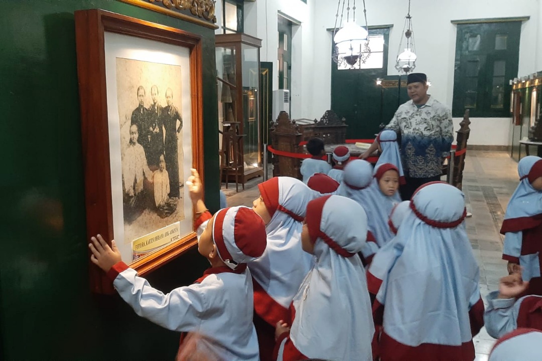 Kunjungan ke Museum RA Kartini Rembang naik 30 persen, dibandingkan dengan bulan sebelumnya.