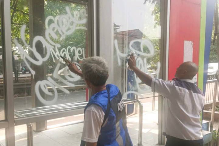 Dishub Kota Tangerang imbau masyarakat jaga Halte dari vandalisme.