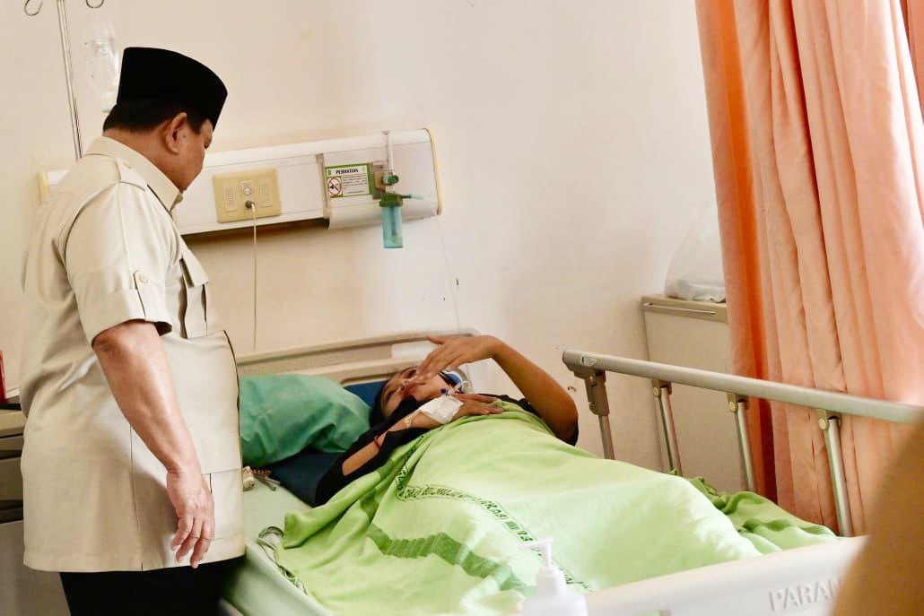 Presiden Prabowo saat datang ke RSUD Kota Bekasi menjenguk korban kecelakaan kereta api, Selasa (28/4/2026).