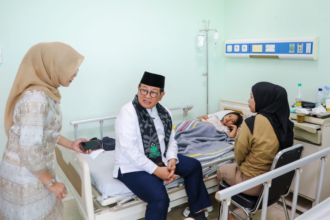 Puluhan siswa diduga keracunan program MBG, Gubernur Pramono pastikan penanganan optimal.