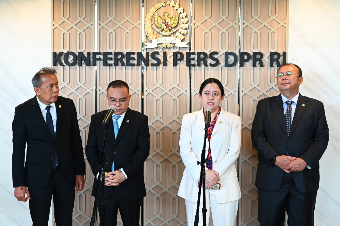 Ketua DPR RI Puan Maharani angkat suara soal RUU Pemilu, sebut pembahasannya tetap berjalan terbuka, dan komunikasi politiknya terus dilakukan.