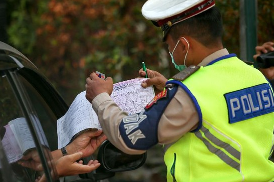 Tilang manual kembali diperbolehkan dan diterapkan, Korlantas fokus pada pelanggaran ini.