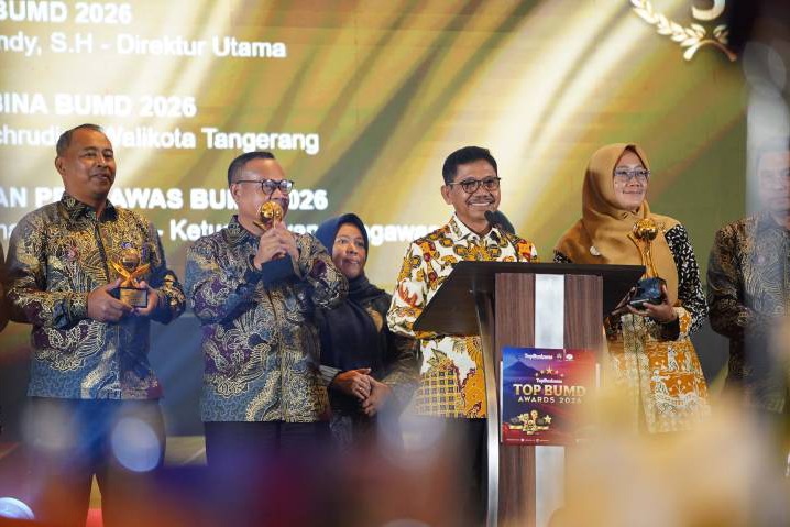 Raih empat penghargaan TOP BUMD Awards 2026, Wali Kota Tangerang minta terus tingkatkan kualitas layanan.