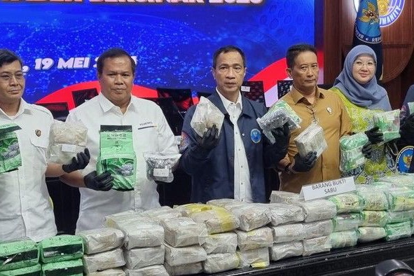 Bea Cukai dan BNN gagalkan penyelundupan 29 kilogram sabu jaringan Malaysia di jalur Sumatera–Jawa.
