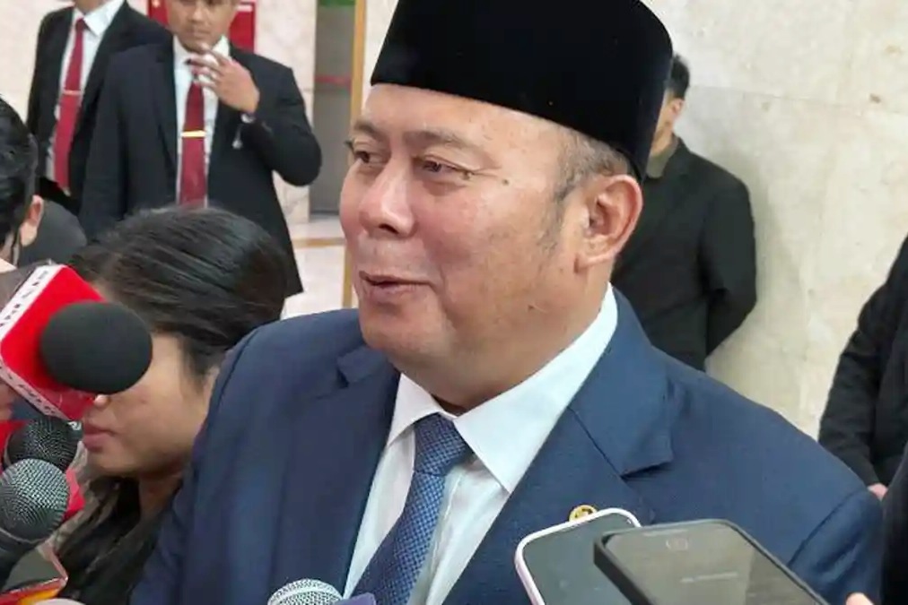 Wakil Ketua DPR RI, Cucun Ahmad Syamsurijal angkat suara soal status guru honorer, minta pemerintah angkat jadi ASN secara bertahap.
