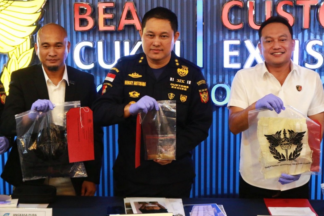 Bea Cukai gagalkan penyelundupan emas Rp 700 juta ke India, disembunyikan di pakaian dalam.