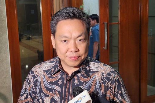 Wakil Ketua Komisi IX DPR RI, Charles Honoris angkat suara soal Kepala BGN yang memberikan insentif ke SPPG alias dapur MBG nonaktif, nilai tak sejalan dengan efisiensi anggaran.