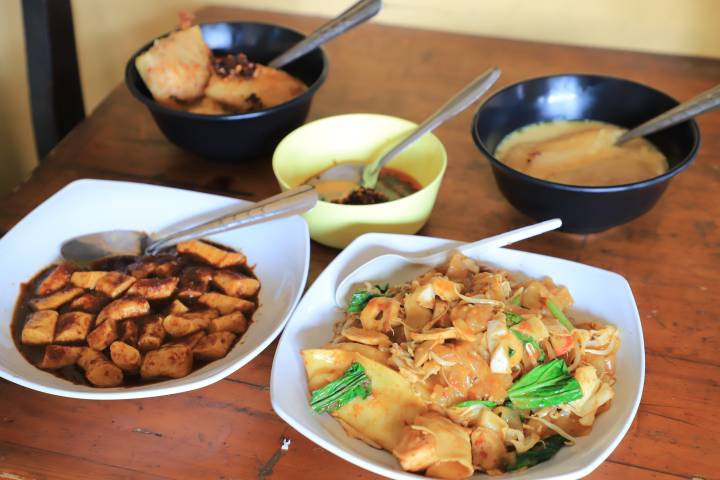 Dari seblak hingga cireng kuah keju, Keiriz Kitchen Tangerang raup omzet hingga Rp 1,5 juta per hari.