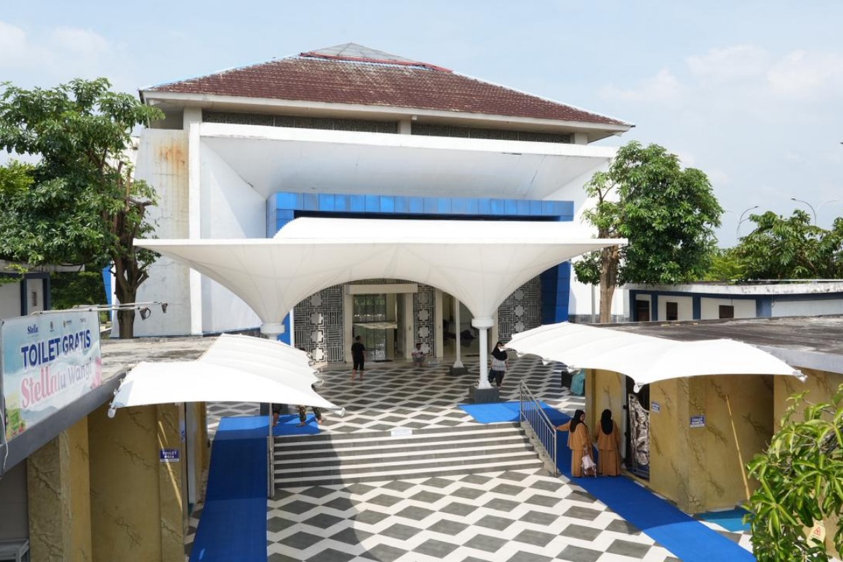 Masjid di salah satu rest area tol Jasa Marga yang menggelar shalat iduladha.