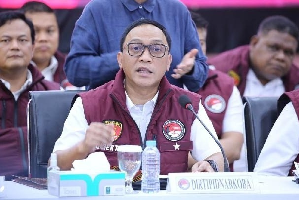 Polisi sita 114 kartrid vape diduga mengandung etomidate dari jaringan di Medan, empat orang ditangkap.