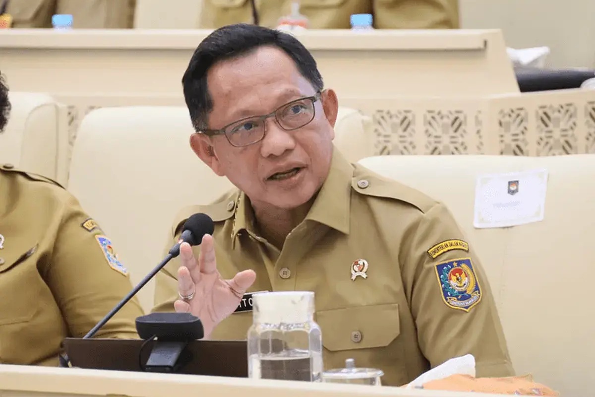 Mendagri Tito Karnavian minta kepala daerah tidak lagi rekrut honorer baru, karena belanja pegawai sudah melampaui batas, sehingga dapat membebani APBD.