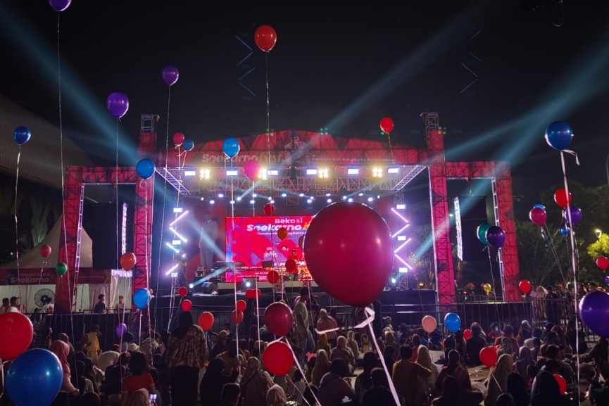 Acara Bekasi Soekarno Fest yang digelar oleh PDIP Kota Bekasi dalam rangka peringatan Bulan Bung Karno di Plaza Patriot Candrabhaga, Sabtu (20/6/2026).