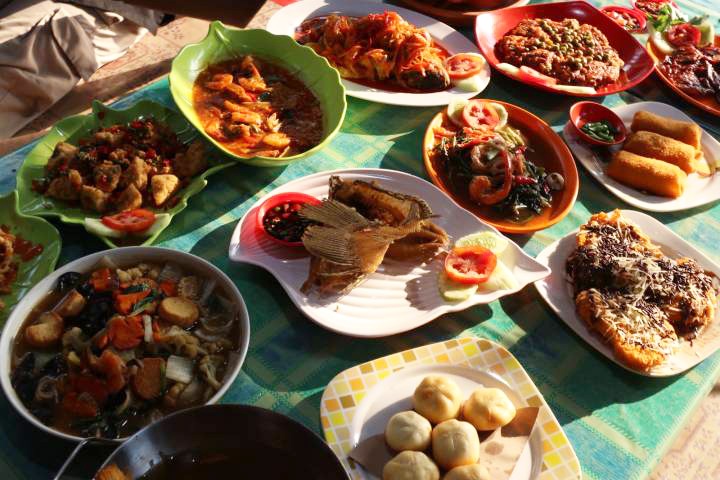 Saung Srikandi Pinang sajikan ragam kuliner tradisional di Tangerang, tak perlu jauh-jauh keliling Nusantara.