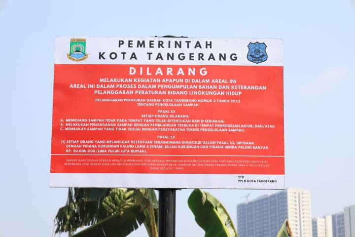 Pemkot Tangerang tertibkan TPS ilegal di Kunciran, pihak pengelolaan sampah diperiksa.
