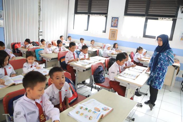 Tak tertampung di SD Negeri, warga Kota Tangerang diminta tak khawatir, Pemkot siapkan 63 sekolah swasta gratis.