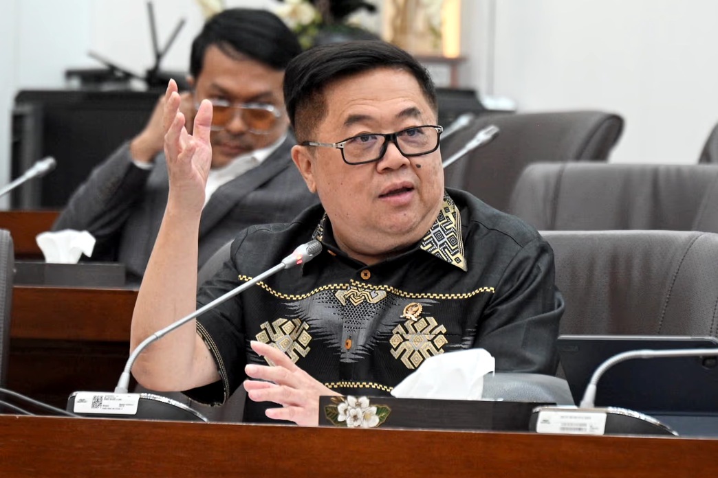 Anggota Komisi VI DPR RI, Darmadi Durianto angkat suara soal dugaan fraud di PT Pos Indonesia, akan panggil Danantara.