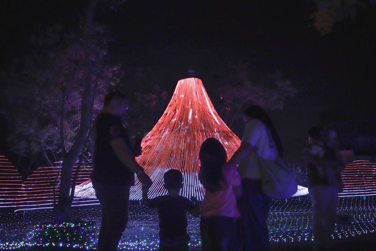 Garden Glow resmi hadir di Bandung, wisata malam penuh cahaya dengan spot instagramable di Paris Van Java.