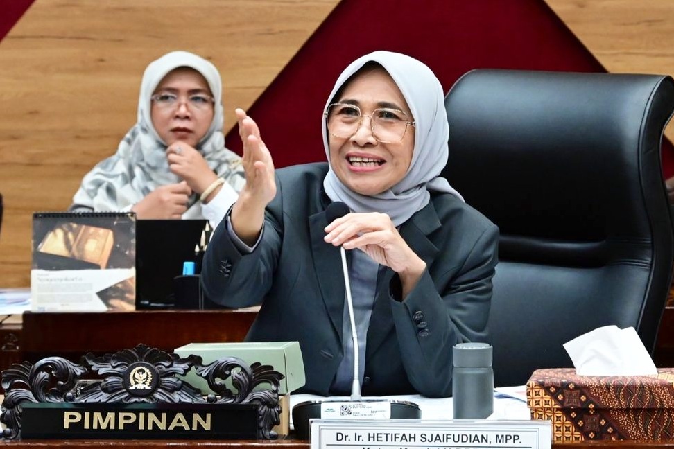 Ketua Komisi X DPR RI, Hetifah Sjaifudian angkat suara soal putusan MK yang pisahkan anggaran MBG dari dana pendidikan.