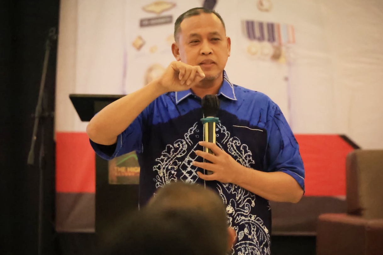 Wali Kota Bekasi Tri Adhianto saat hadir dalam forum, meminta Camat dan Lurah meningkatkan pelayanan publik.