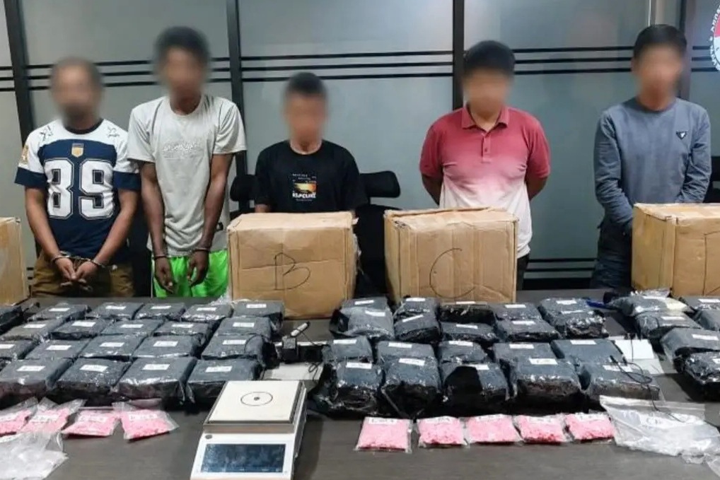 Enam orang ditangkap Bareskrim Polri, sabu puluhan kilo hingga ribuan ekstasi disita.