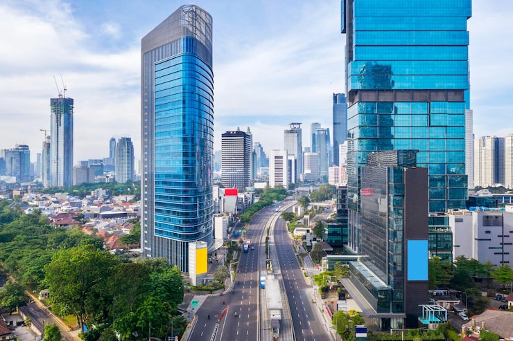 Prakiraan cuaca Jakarta hari Ini, Minggu 30 Agustus 2026 cerah seharian, suhu capai 35 derajat.