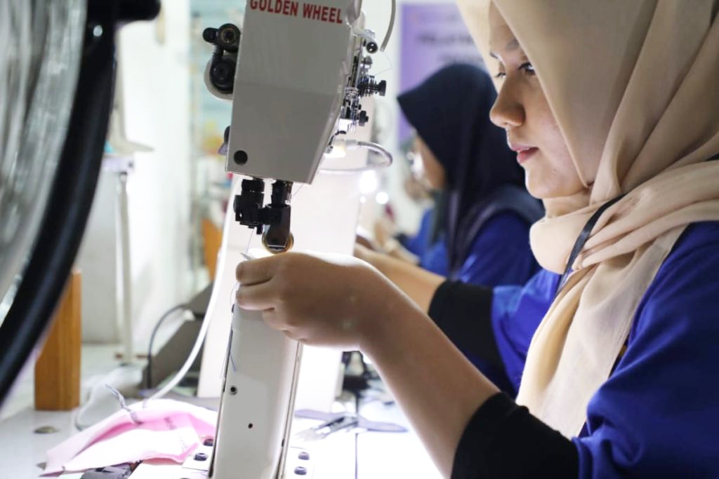 Investasi Jateng Rp 48,54 triliun serap 213 ribu tenaga kerja, Ikmal dan Sella kini bisa bantu ekonomi keluarga.