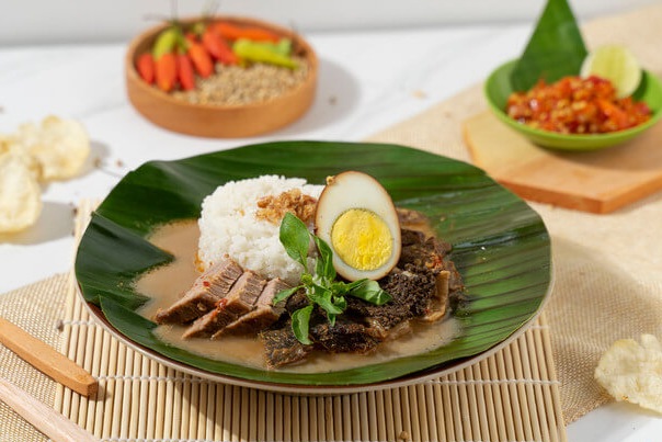 Jelajah kuliner 35 Kabupaten/Kota di pameran hari jadi ke-81 Jawa Tengah, mulai dari nasi gandul hingga tumpang koyor ada di sini.
