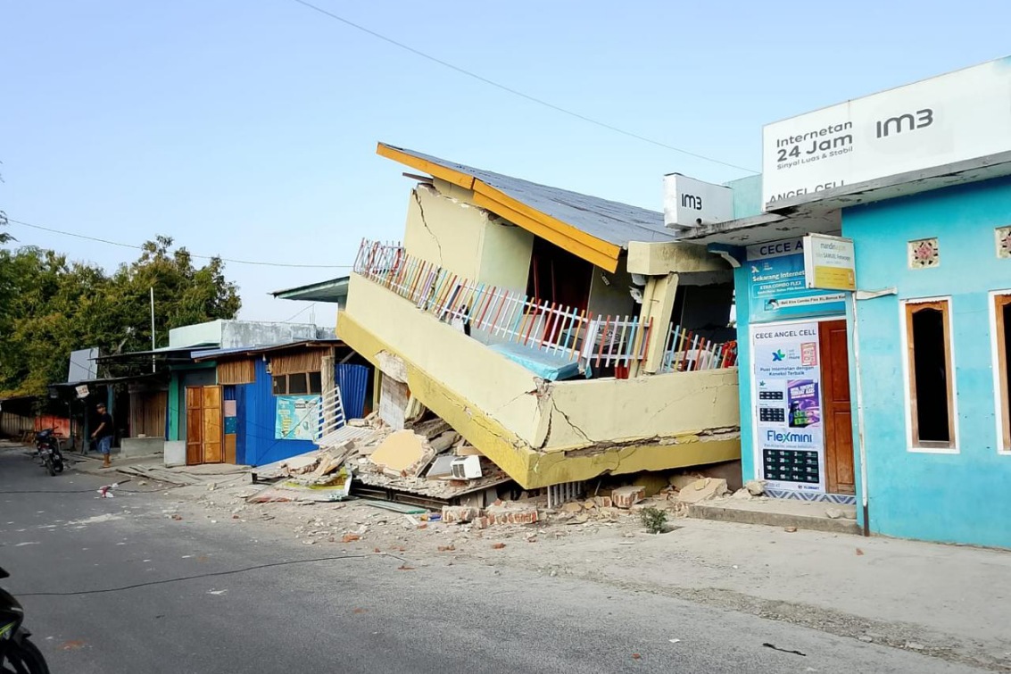 Akibat gempa guncang NTT, 47 orang meninggal dunia, ratusan rumah hingga fasilitas umum rusak.